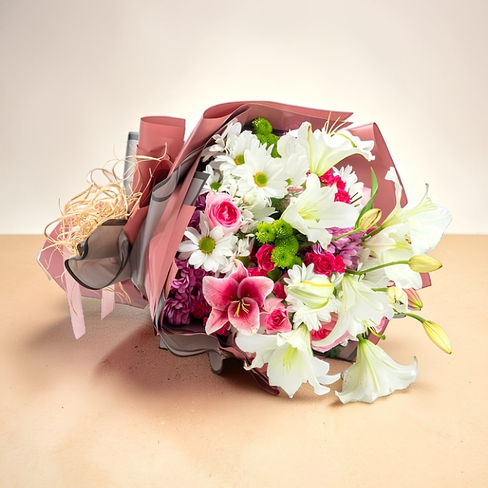 Lily Sunset – Koyu Somon Bukette Pembe ve Beyaz Lilyumlar