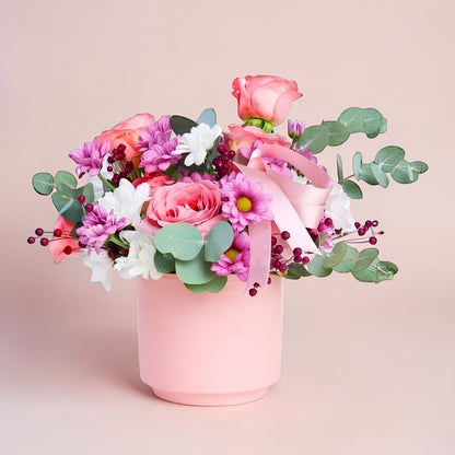 Pink Harmony – Pembe Saksıda Pembe Güller ve Pembe Papatyalar
