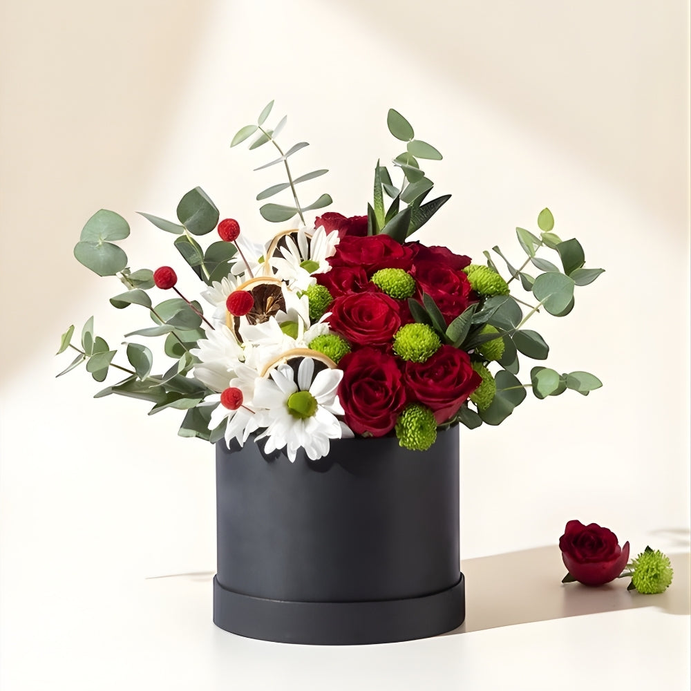 Noir Daisy Rouge – Siyah Kutuda Kırmızı Güller ve Beyaz Papatyalar